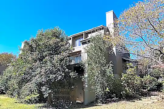 8 Weybridge Pl Photo 1