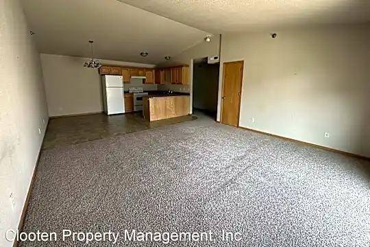 4000 McKenzie Dr SE Photo 1