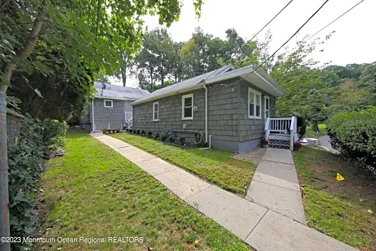 109 Valley Ave #FRONT Photo 2
