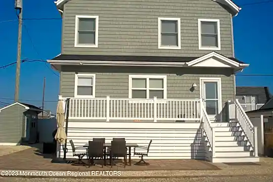 112 Albacore Dr Photo 1
