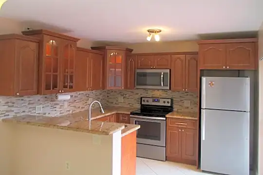 724 7th Way Photo 1