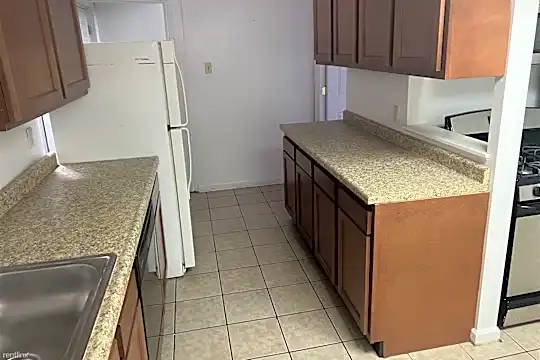 55 Miltenberger St Photo 2