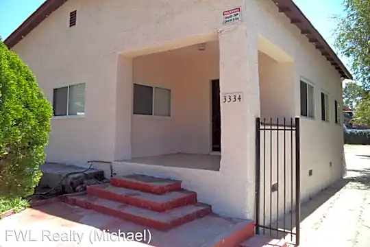 3334 Drew St Photo 2
