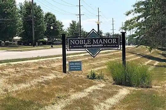 Noble Manor Apartments Photo 2