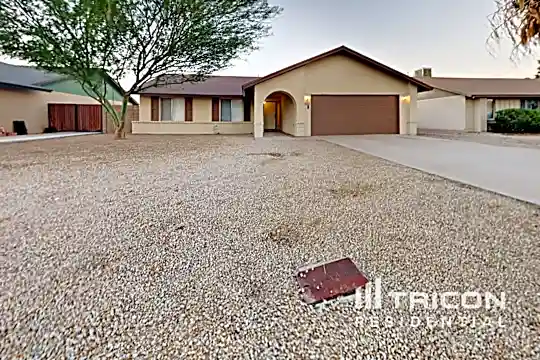 4215 W Aster Drive Photo 2
