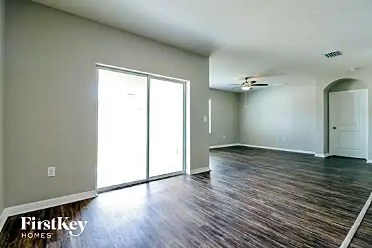 36048 Carriage Pine Court Photo 2