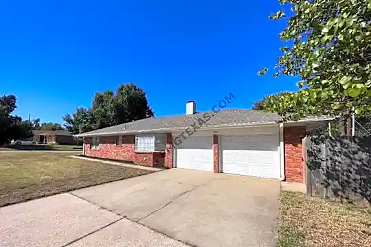 5800 N Meridian Pl Photo 1
