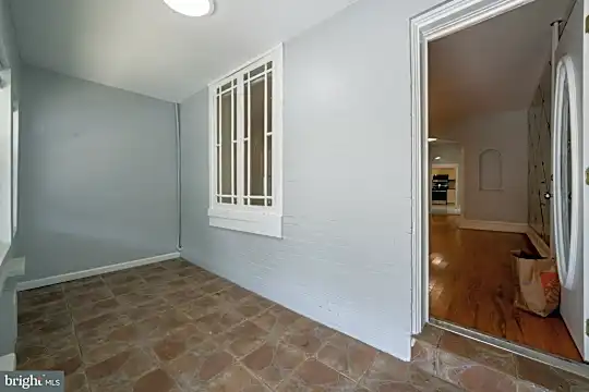 2129 Mifflin St Photo 2