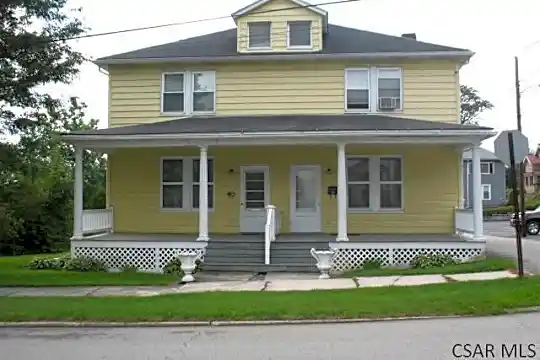 465 W Union St Photo 1