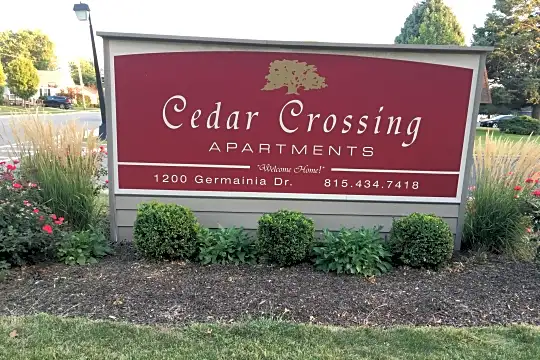 Cedar crossing apts Photo 2