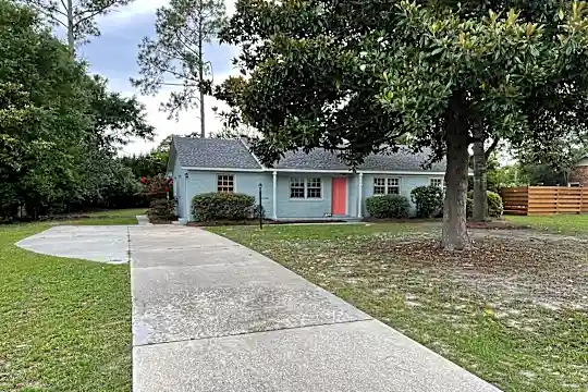 809 Shakespeare Dr Photo 2