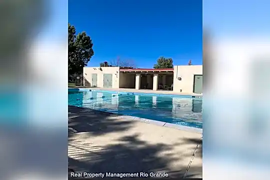 911 Country Club Dr Unit C Photo 2