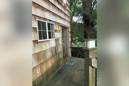 338 Edgewood Ave Photo 2