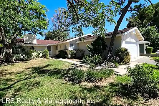 9344 Geyser Ave Photo 2