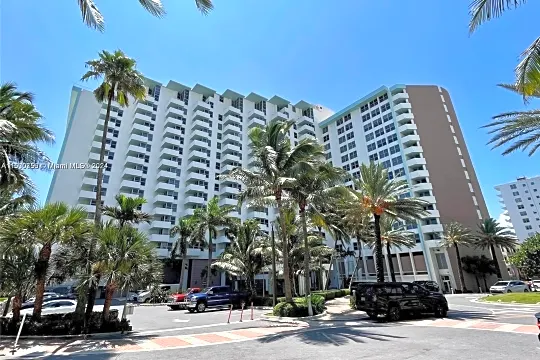 2899 Collins Ave #642 Photo 1