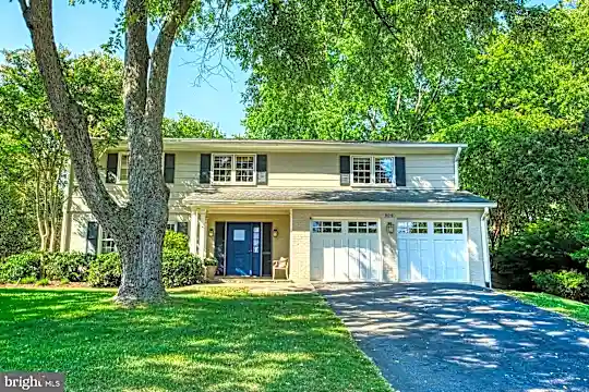 8016 Birnam Wood Dr Photo 2