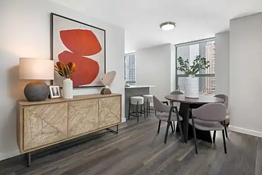 424 East South Water Street Photo 2