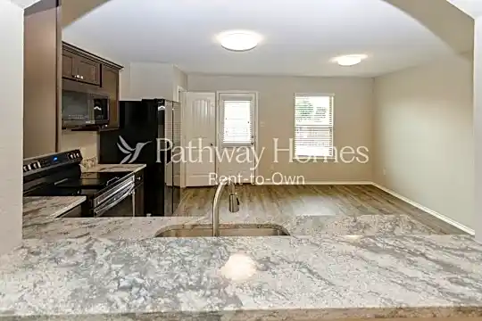 206 Gallop Court Photo 2