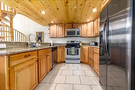 885 Church Drive Photo 2
