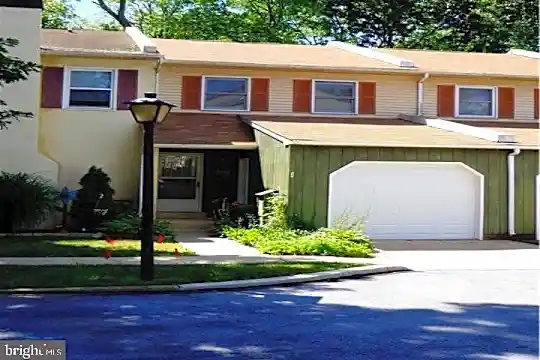 102 Debbie Ln Photo 1