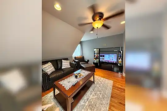 313 Montauk Ave Photo 2