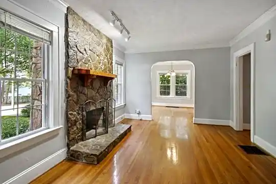 50 Brookhaven Dr NE Photo 2