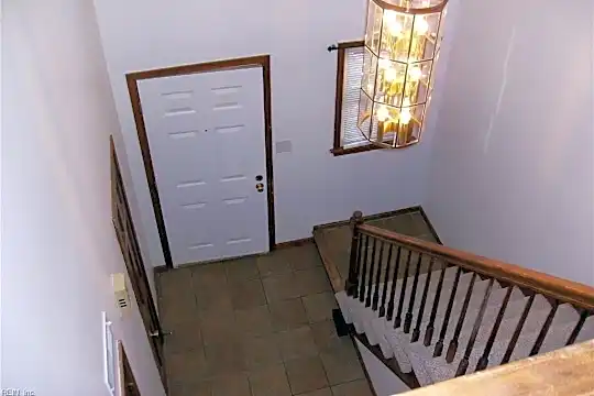 910 Wildwood Square Ct Photo 2