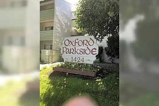 Oxford Parkside Apartments Photo 2