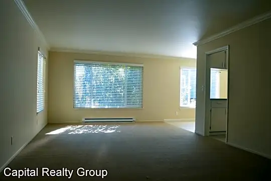 237 Elm St Photo 2