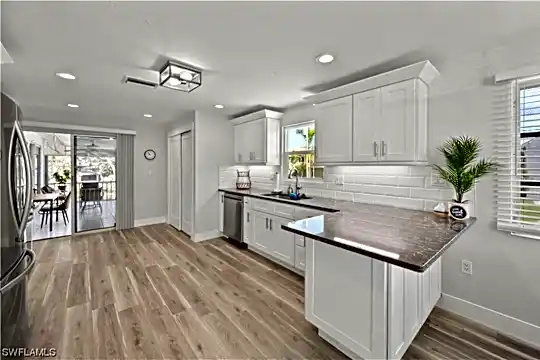 173 Gulf Island Dr Photo 2