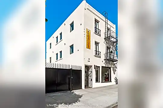 828 G St Photo 1