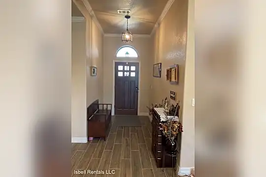 8408 Platinum Dr Photo 2