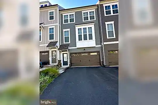 1710 Beech Leaf St Photo 1