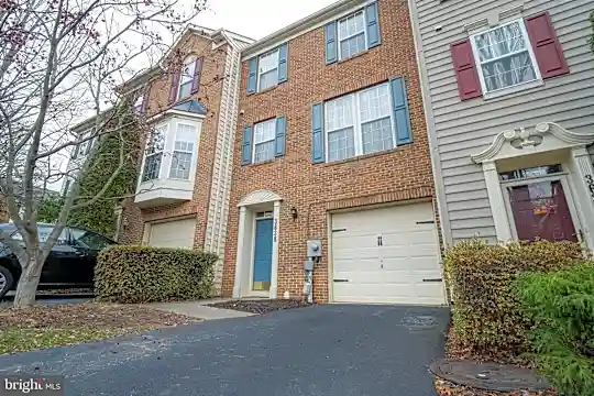 3638 Singleton Terrace Photo 2