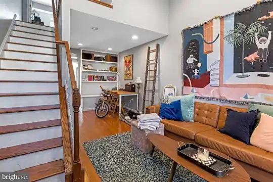 714 Medina St Photo 1
