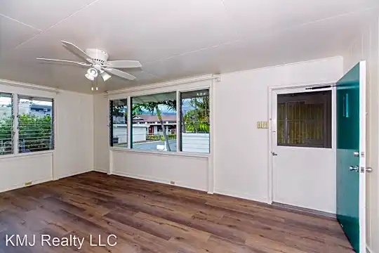 30 Maluniu Ave Photo 2