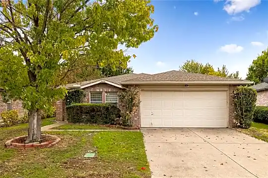 3105 Melrose Dr Photo 1