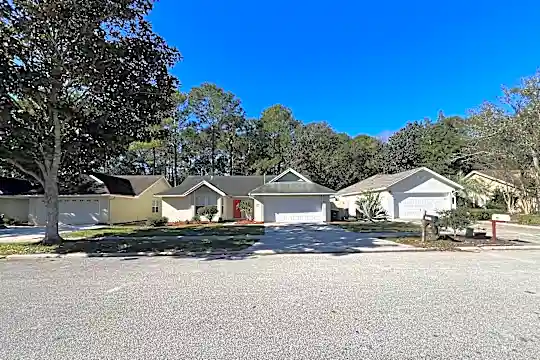 2032 St Martins Dr W Photo 1