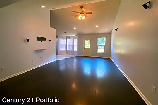 1228 Sandino Dr Photo 2