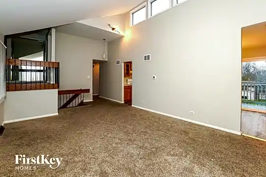 3317 Fountainbleau Drive Photo 2