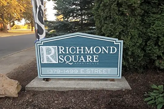Richmond Square Photo 2