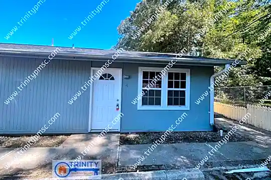 3008 E North St Photo 1