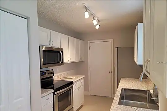 173 Bird of Paradise Dr Photo 2