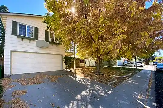 843 Glen Martin Dr Photo 2