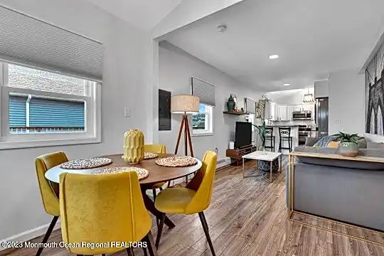 16 Barberie Ave #B Photo 2