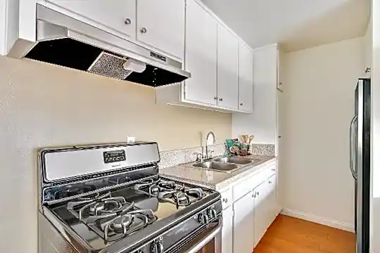 9250 Sepulveda Blvd Photo 2