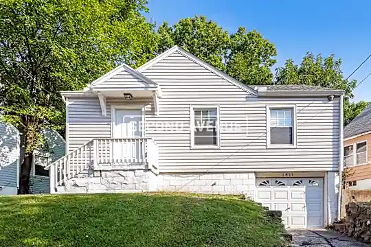 1811 Ashbrook Dr Photo 1
