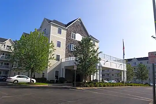 The Bentley Condominiums Photo 1