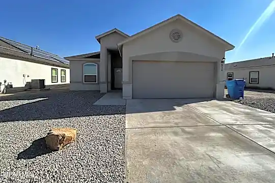 924 Coyote Melon Dr Photo 1