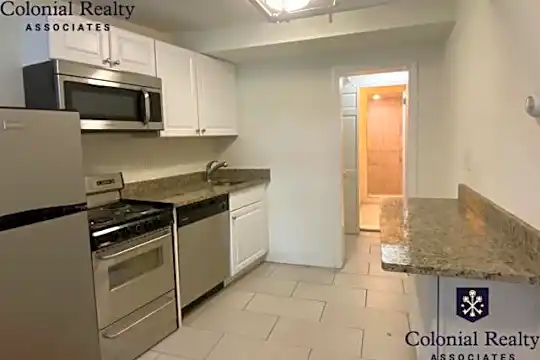 92 Charles St Photo 1